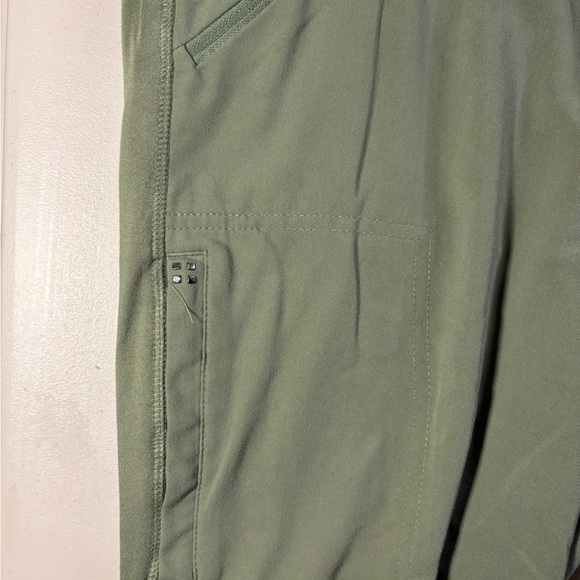 White Cross Women’s XL Olive Green Activewear - Picture 5 of 13